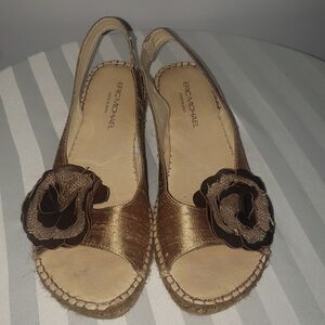 Eric Michael Sandal Womens sz 6-6.5 Silk Espadrille Leather Flower Slingback